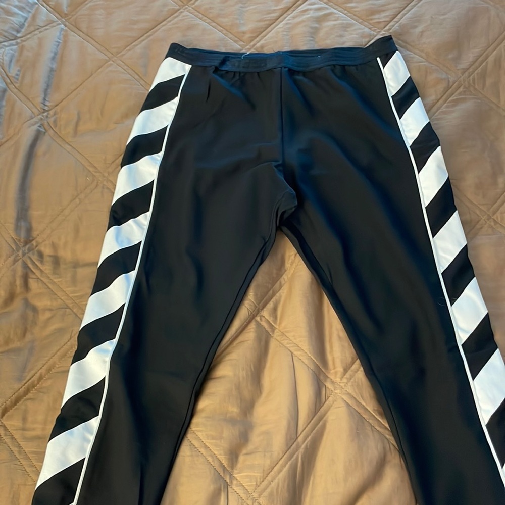 Off-white leggings